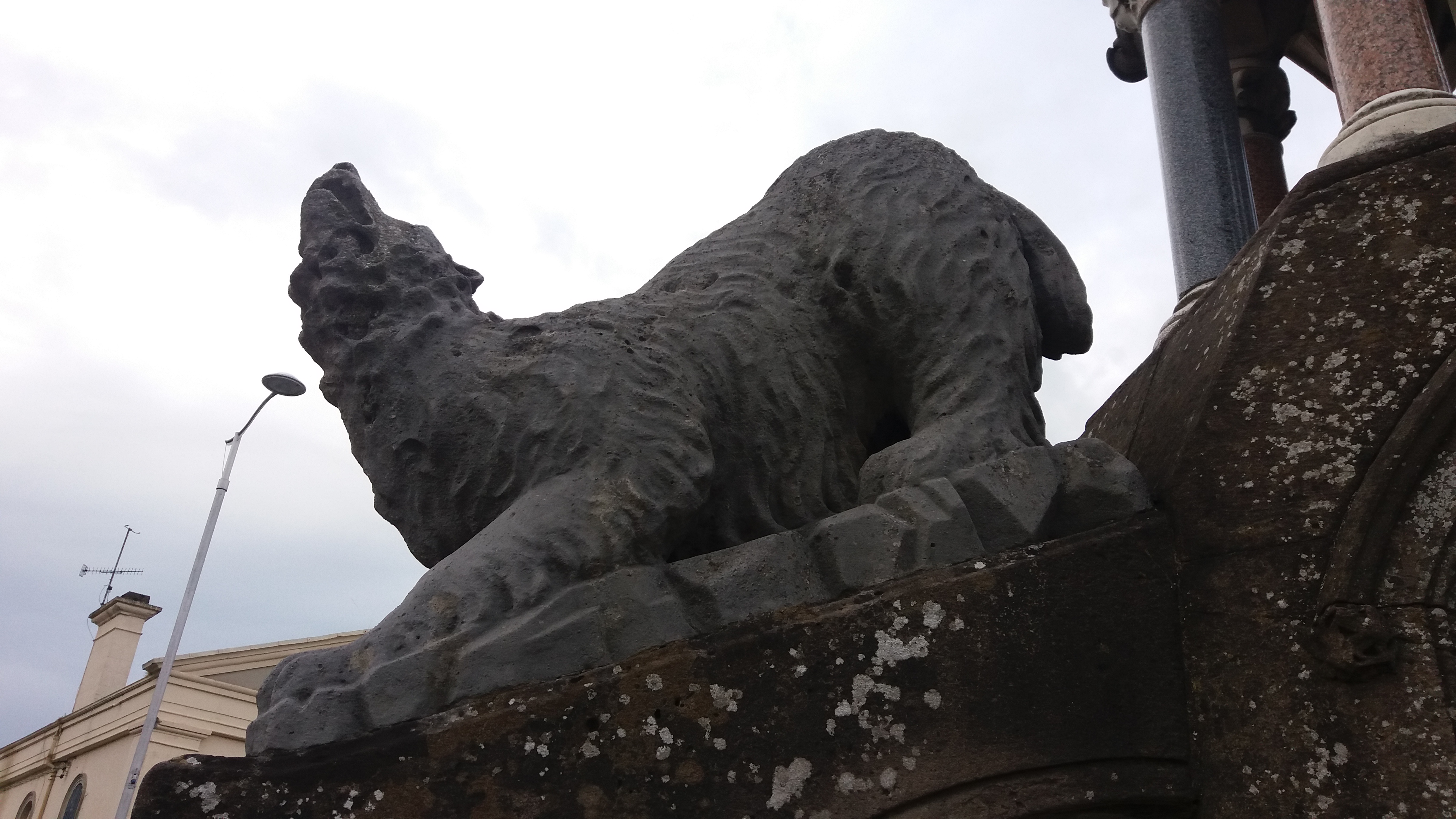croziermonumentpolarbear