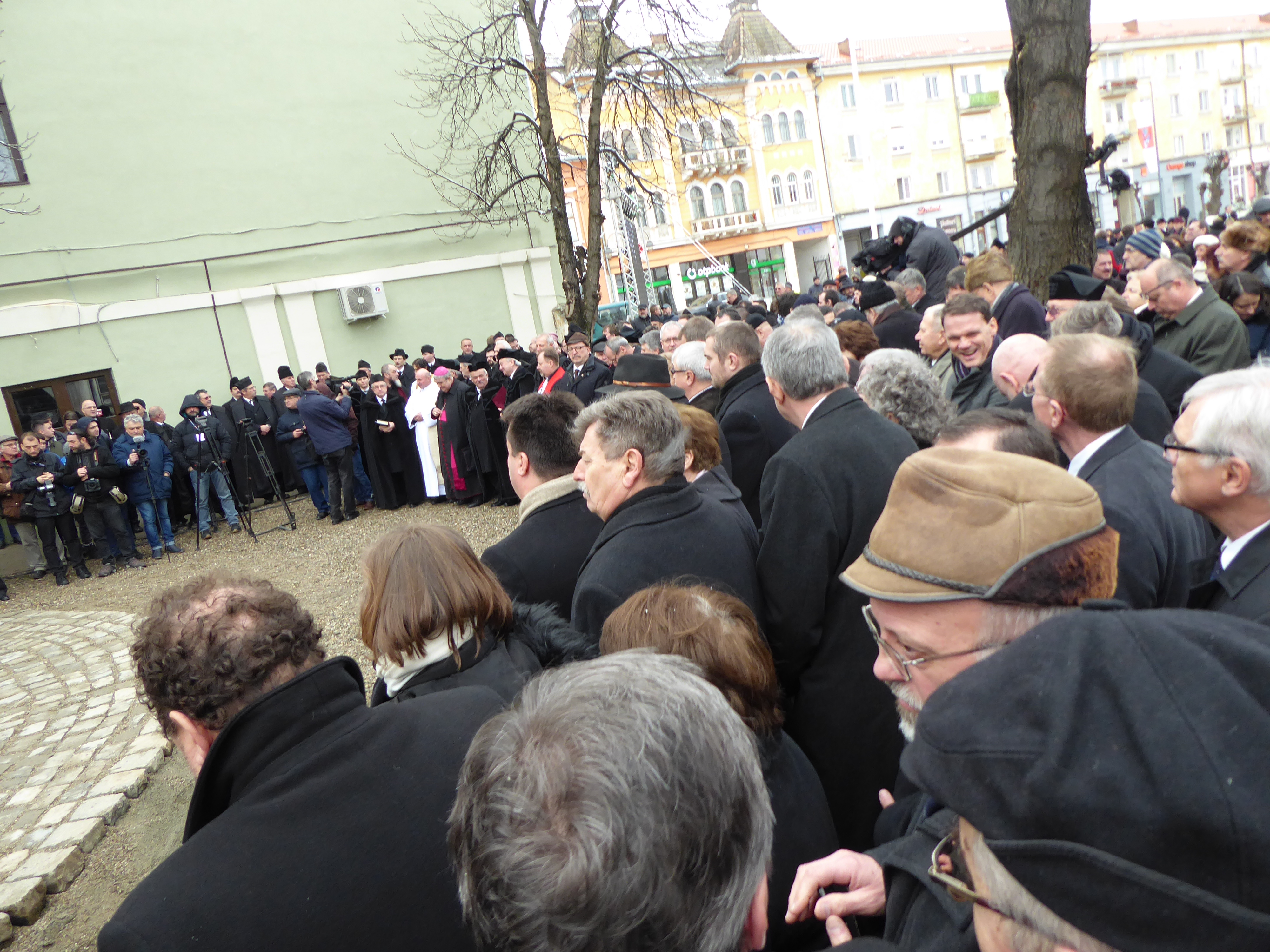 Some of the congregation outslde