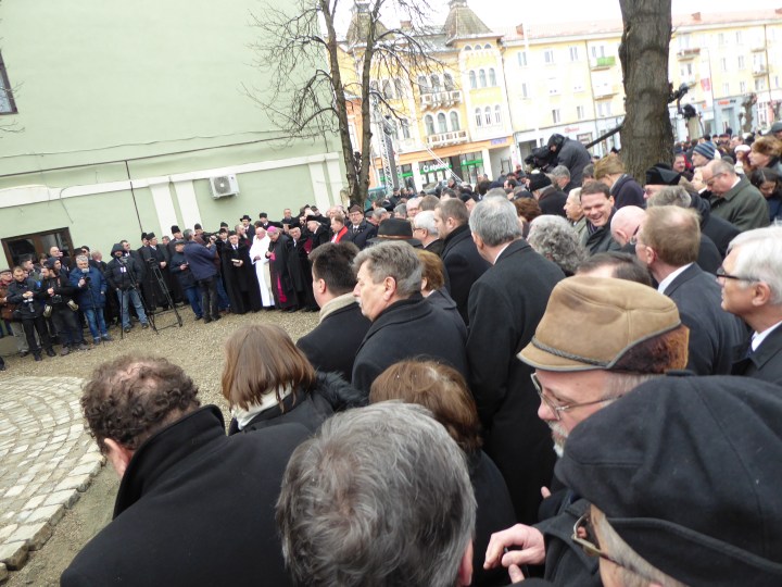 Some of the congregation outslde