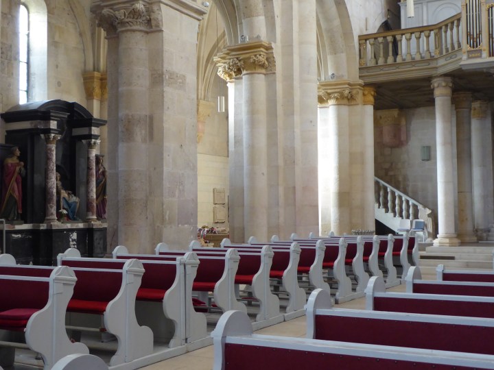 gyulafehervar cathedral pews