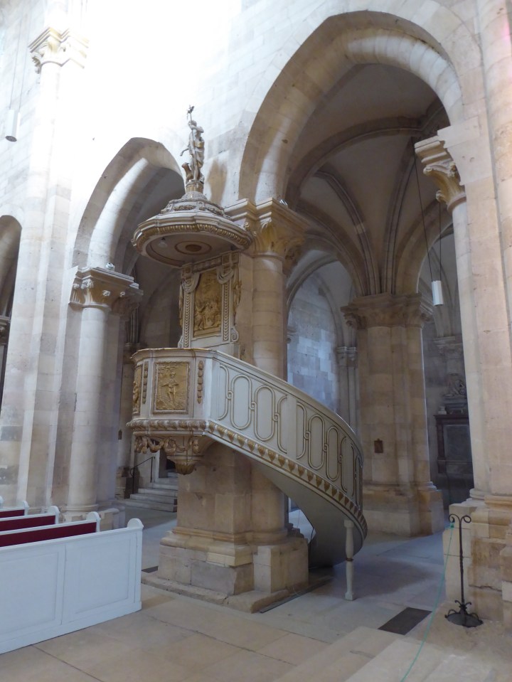 gyulafehervar cathedral pulpit