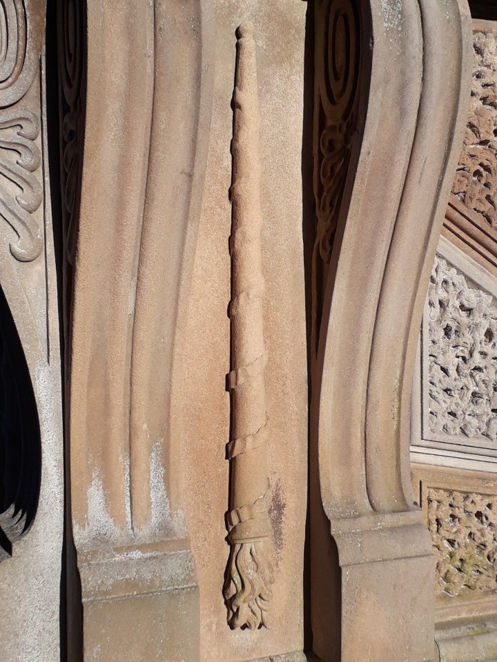 Clough Vault front diagonal detail 02