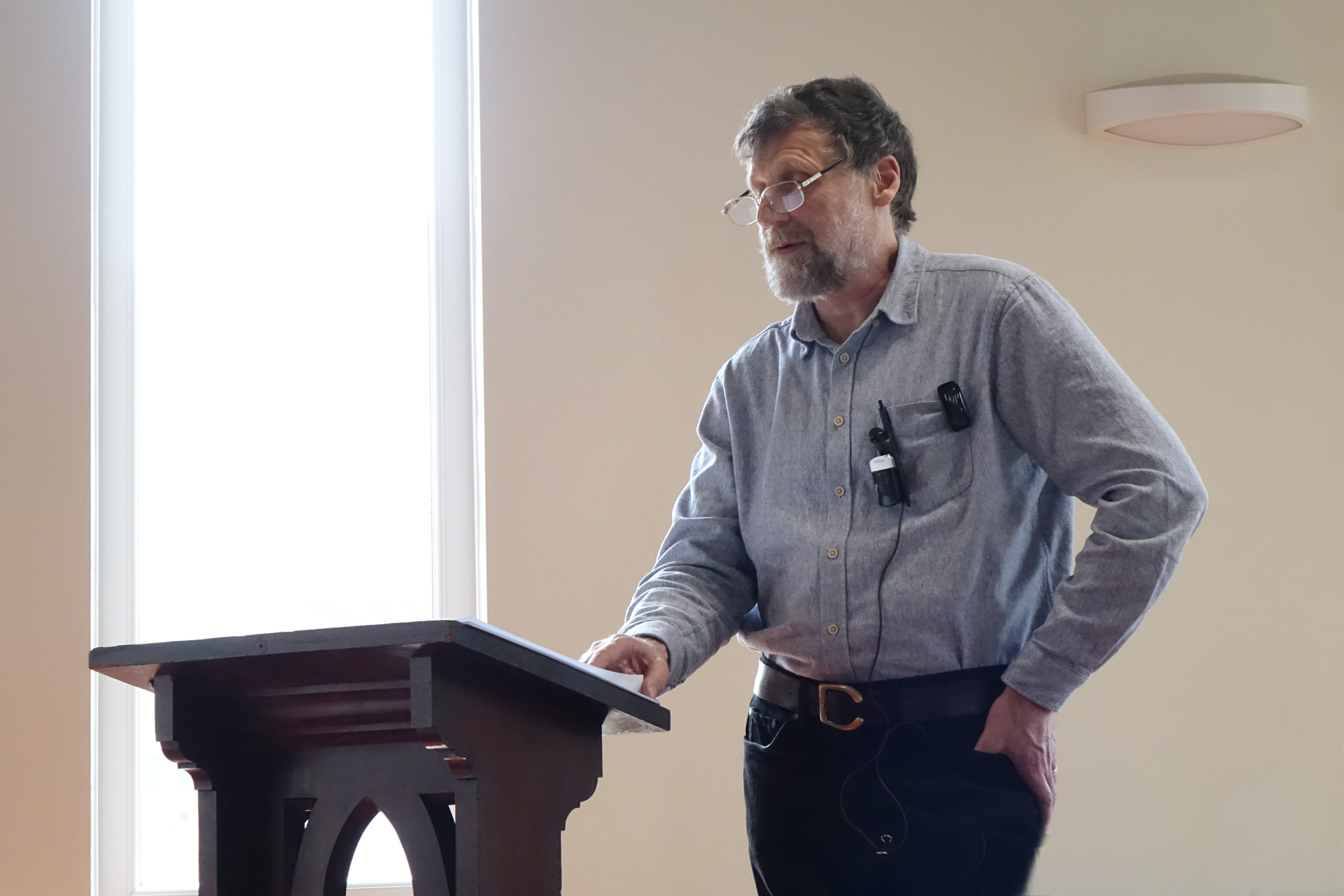 Pic C - Alastair spks at Rawt, 23.3.19 close