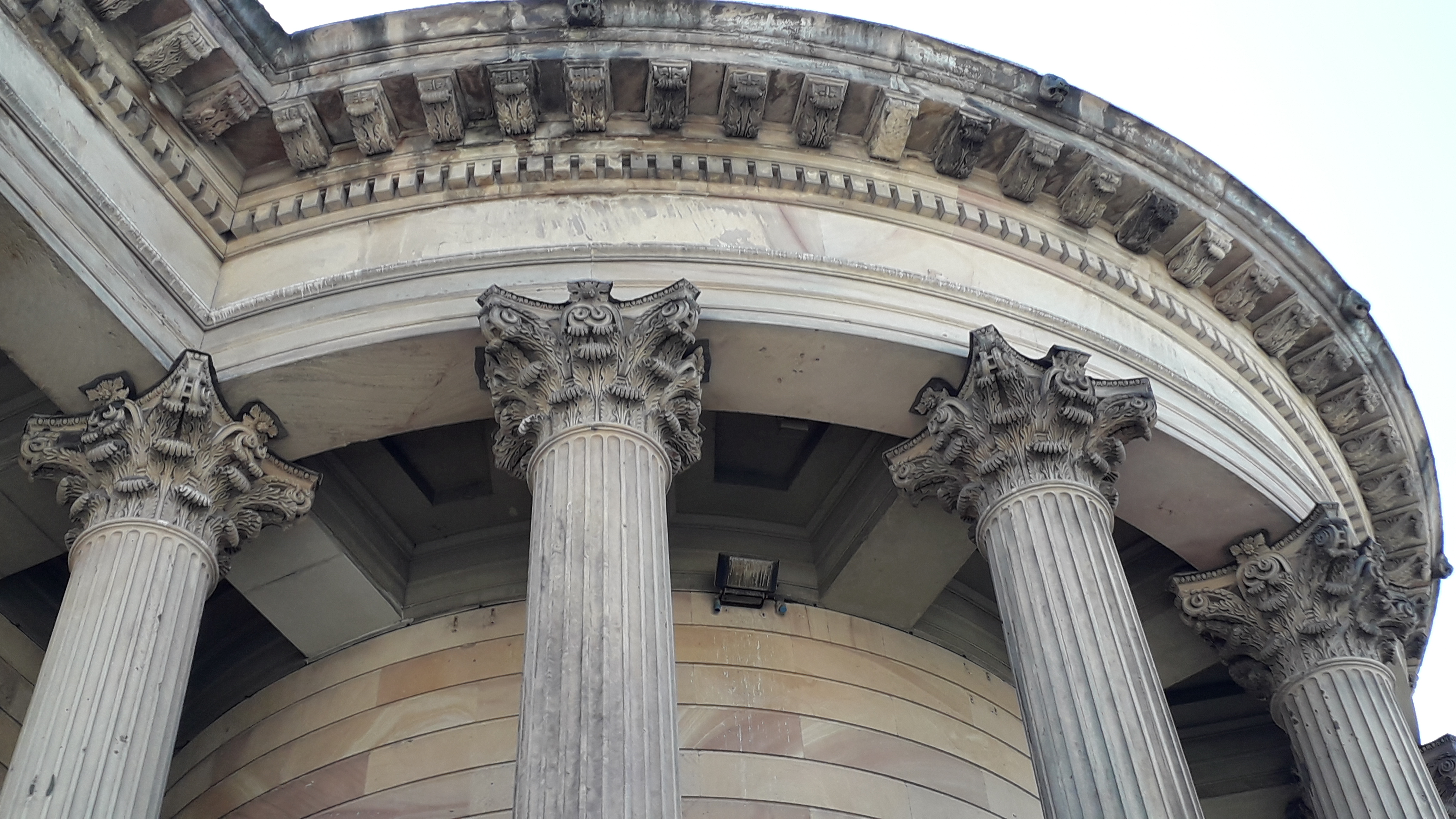 GGC pillar heads circular