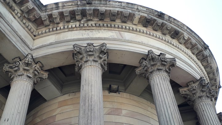 GGC pillar heads circular