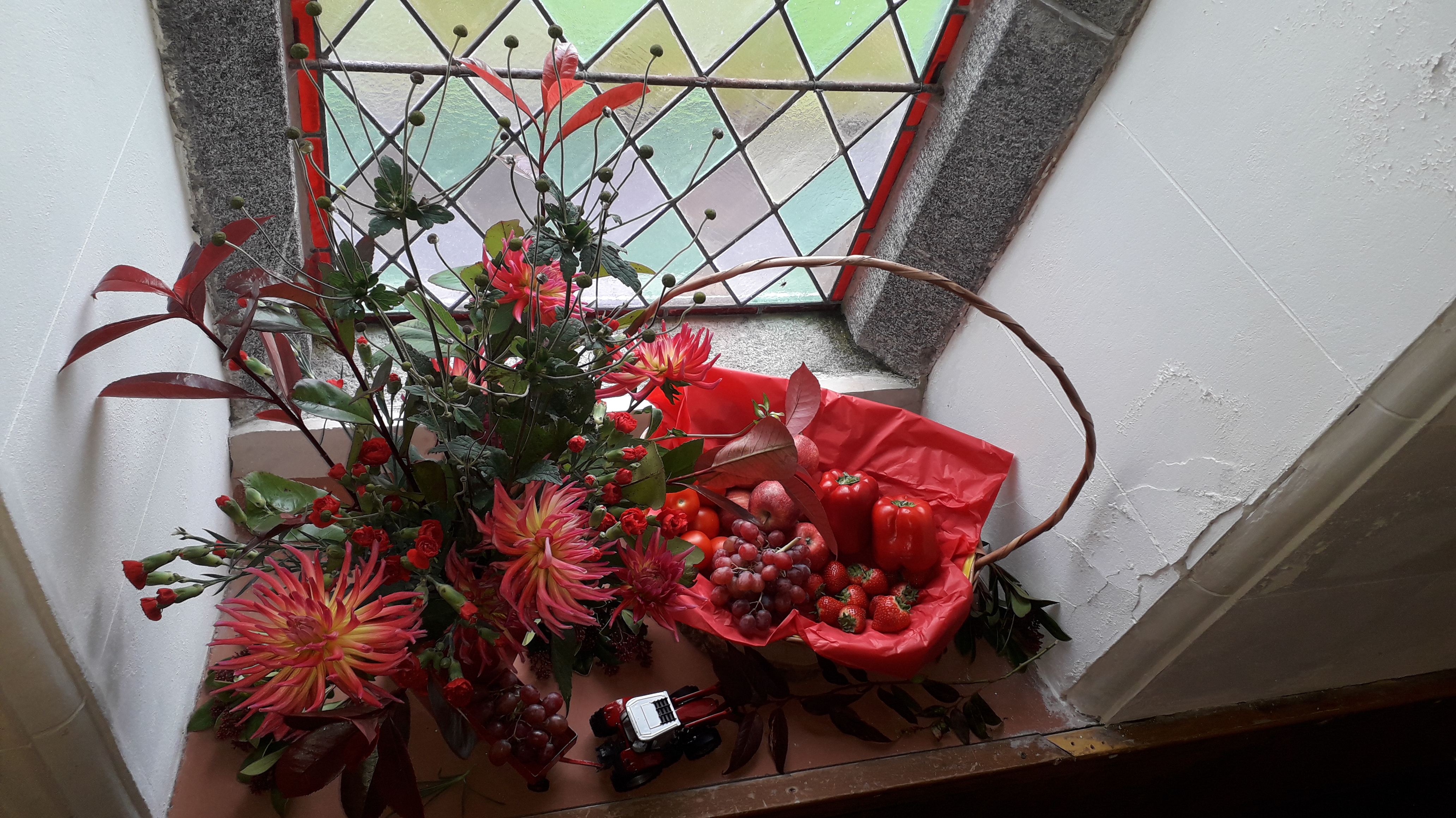 Ballee Harvest 2019 window red